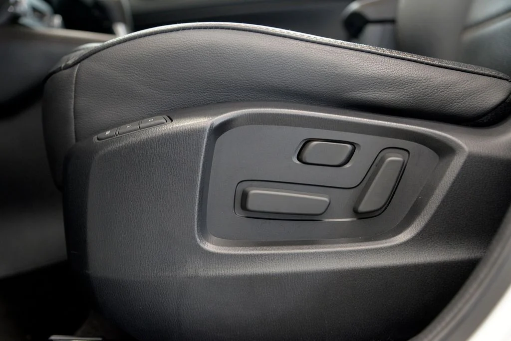 Used 2020 White Mazda Grand Touring image 16