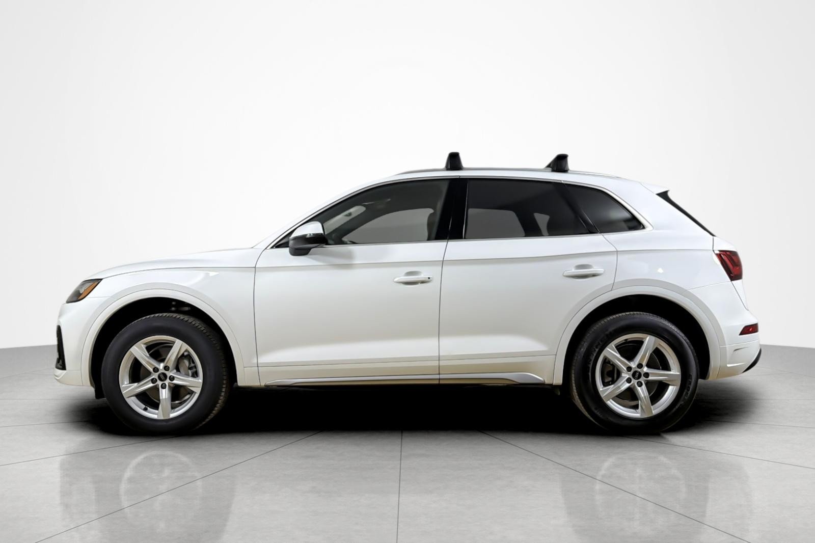 Used 2023 Ibis White Audi Premium 40 TFSI quattro image 2