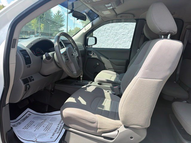 Used 2019 Glacier White Nissan S image 10