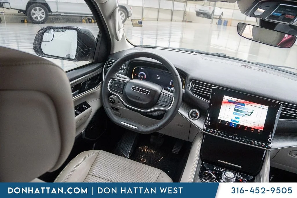 2023 Jeep Wagoneer Series III - Photo 14