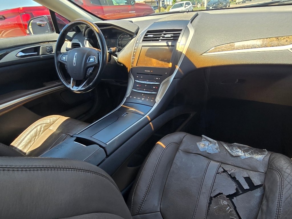 Used 2013 Ruby Red Metallic Tinted Clearcoat Lincoln Base image 26