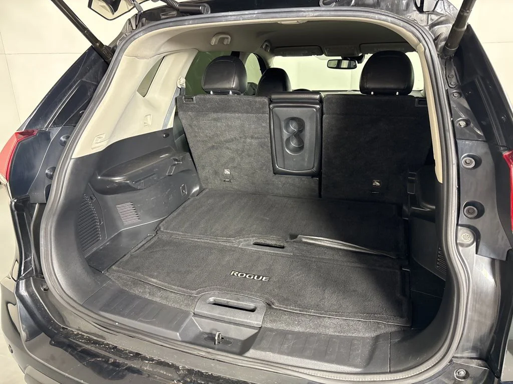 Used 2019 Magnetic Black Pearl Nissan SL image 21