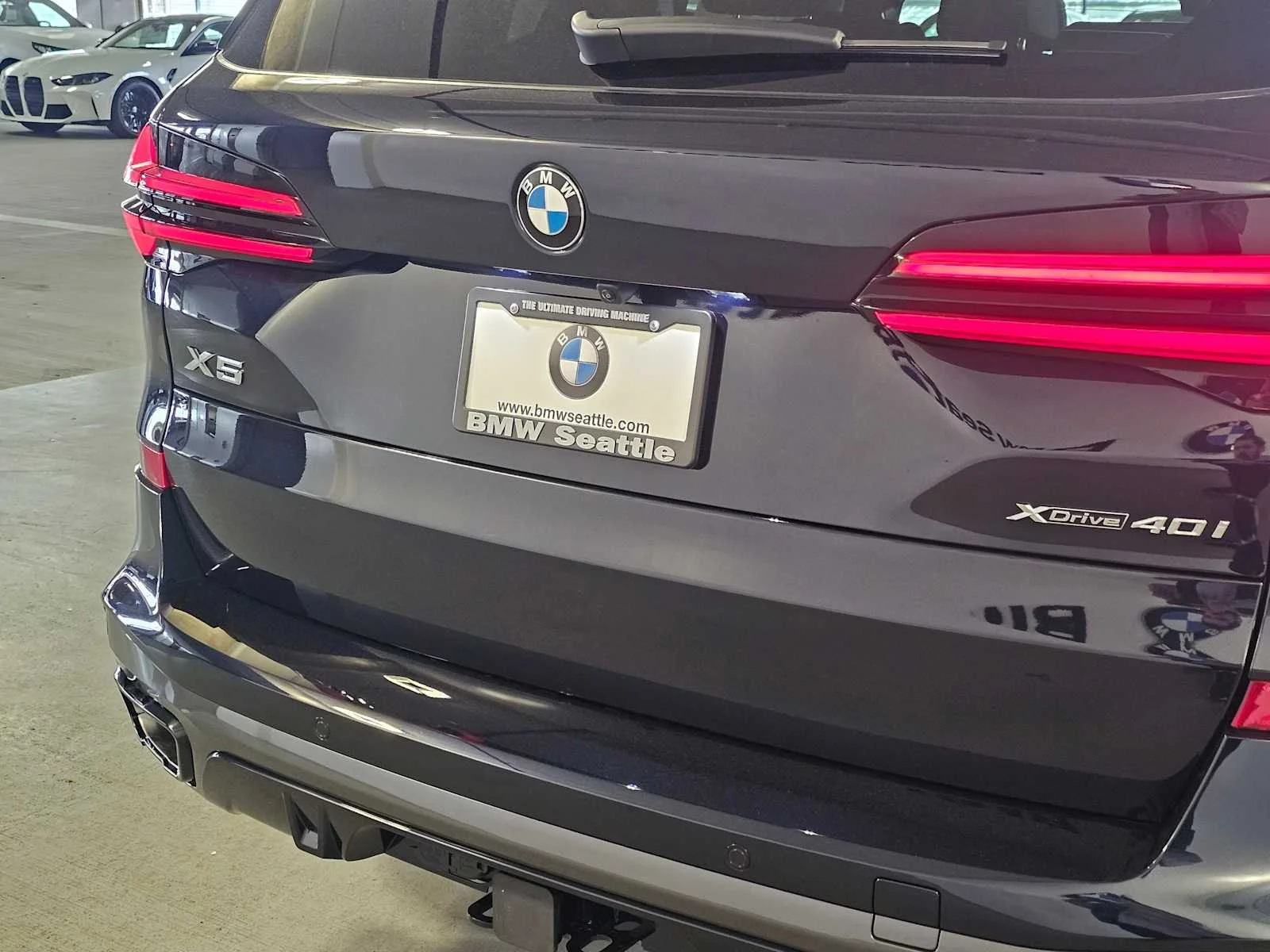 New 2026 Carbon Black Metallic BMW xDrive40i image 7
