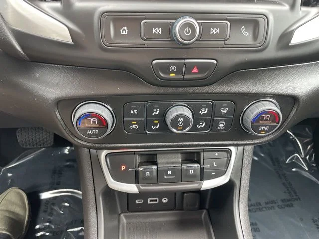 Used 2022 Summit White GMC SLE image 21