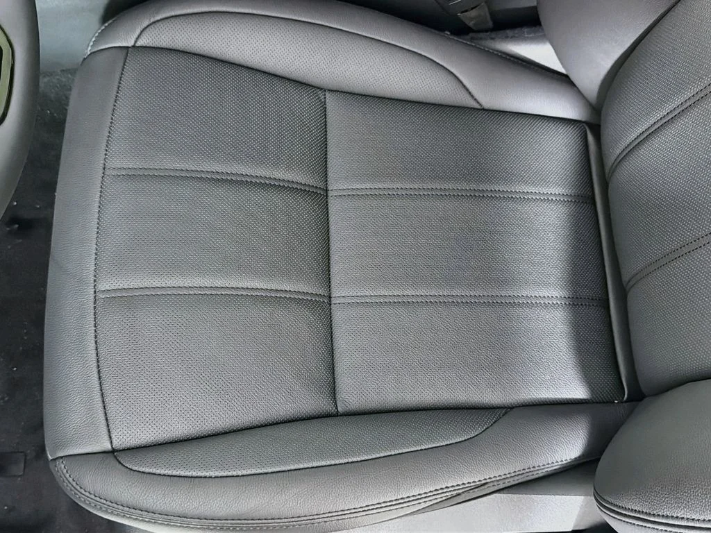 New 2026 Santorini Black Land Rover S image 19