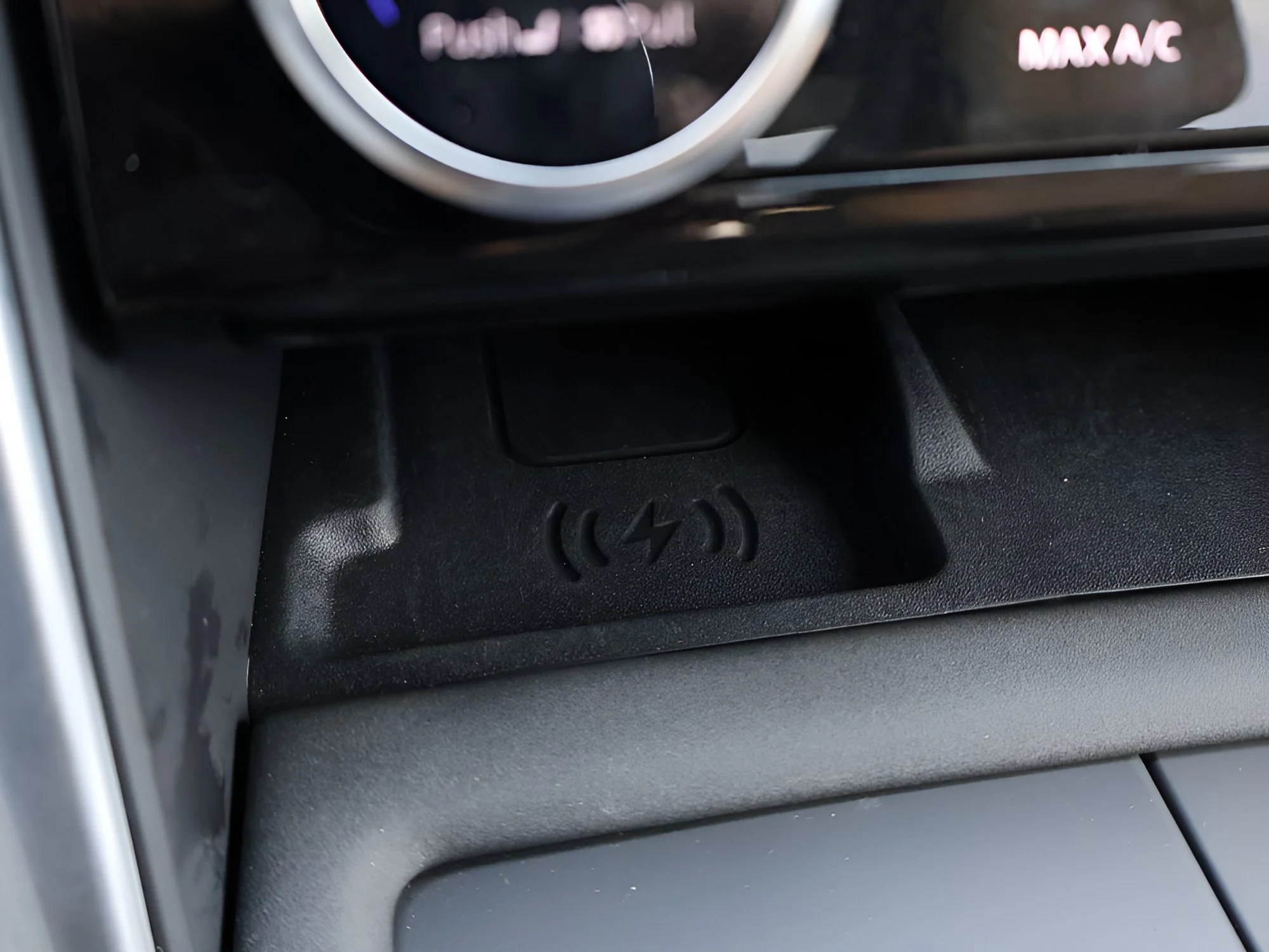 New 2026 Fuji White Land Rover Dynamic SE image 28