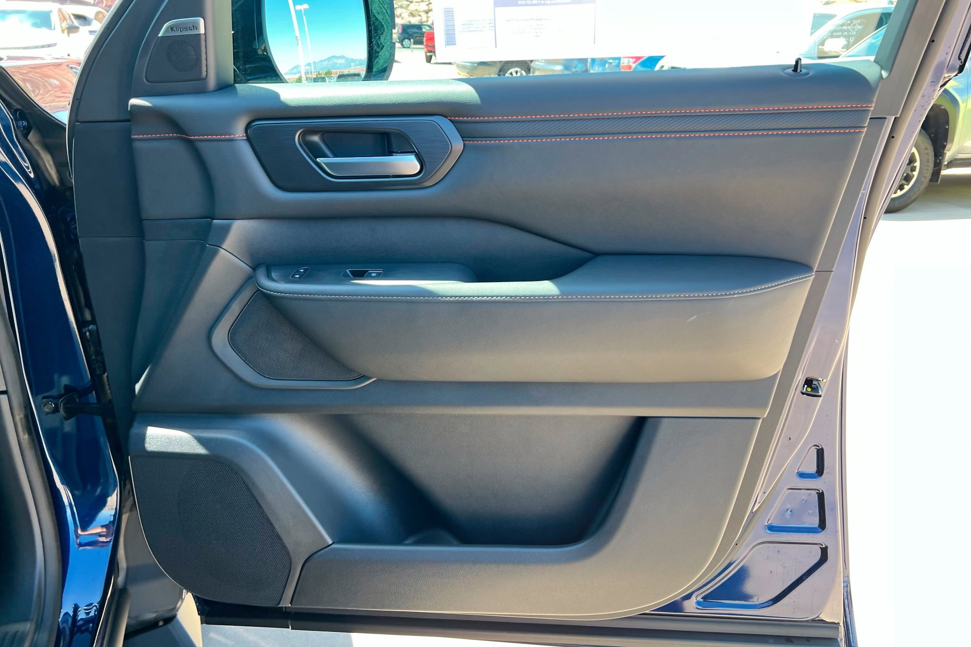 2025 Nissan Armada PRO-4X - Photo 25