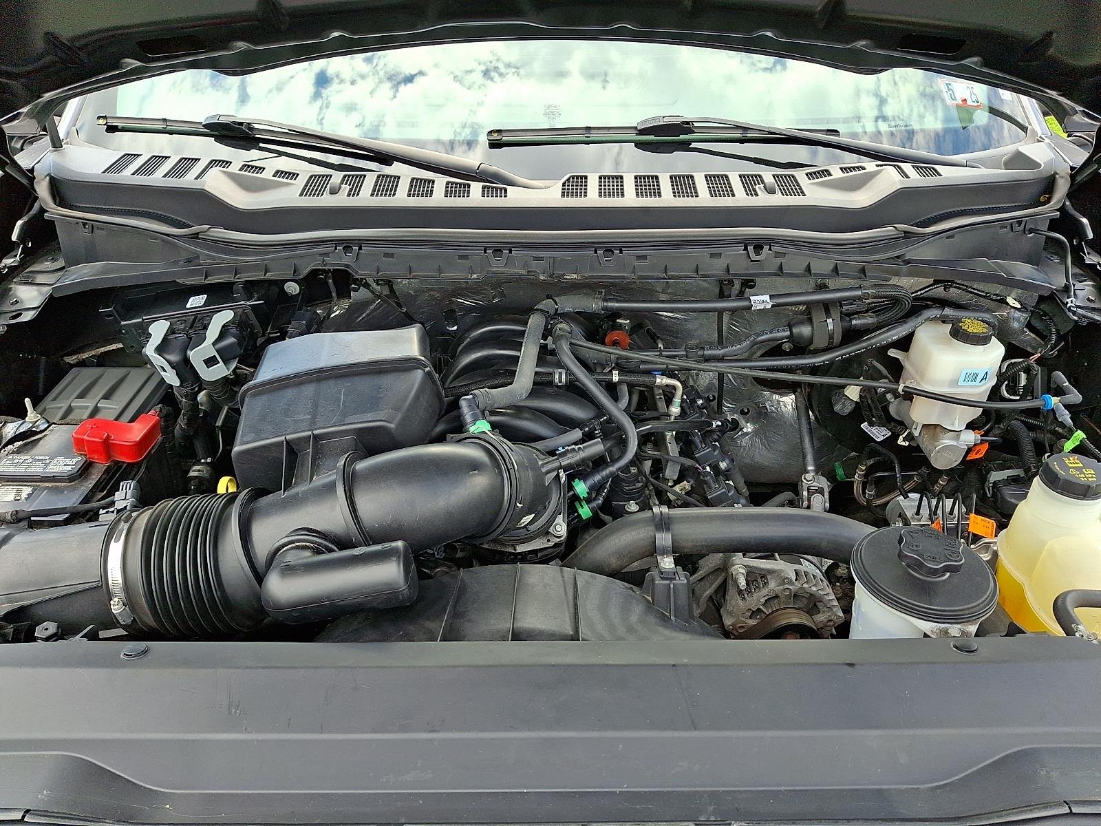 Used 2024 Carbonized Gray Metallic Ford LARIAT image 29