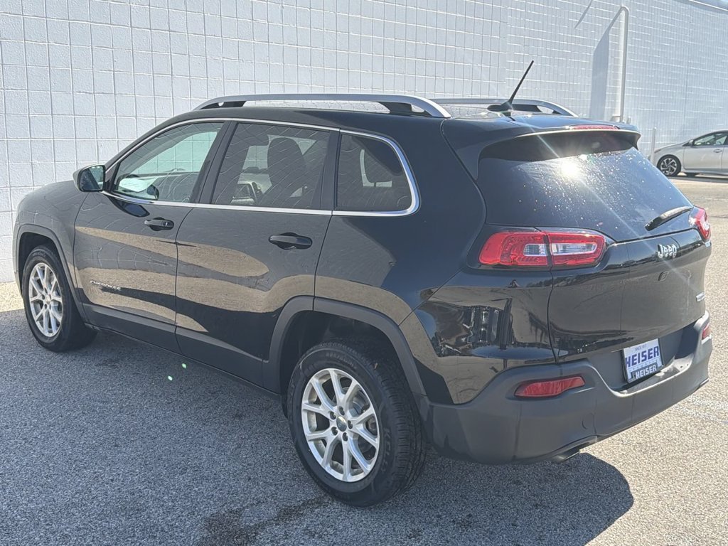 Used 2018 Black Jeep Latitude image 11