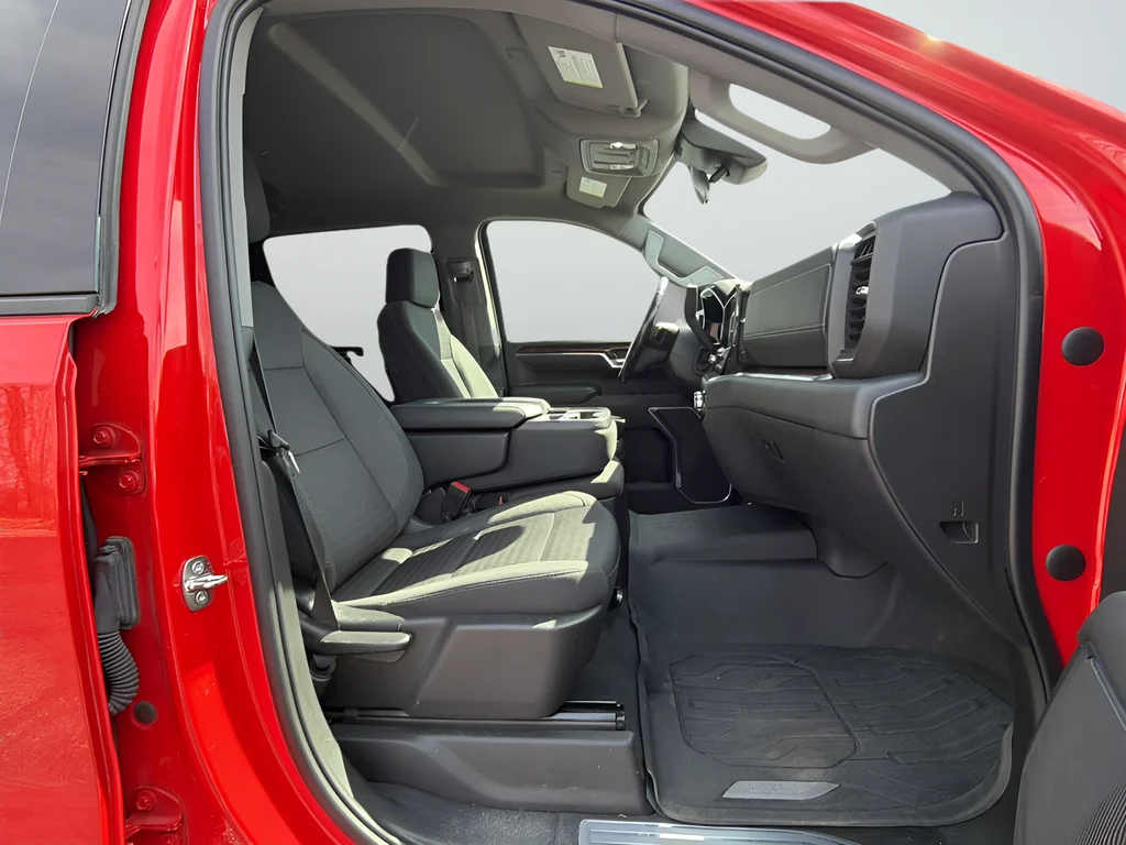Used 2022 Red GMC Elevation image 15