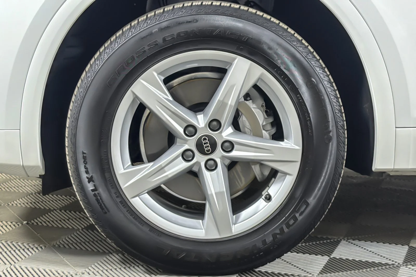 Used 2023 Ibis White Audi Premium 40 TFSI quattro image 25