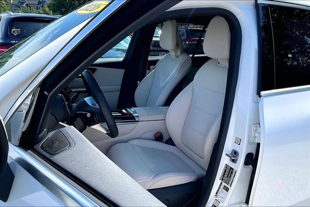 Used 2026 White Mercedes-Benz GLC 300 image 6