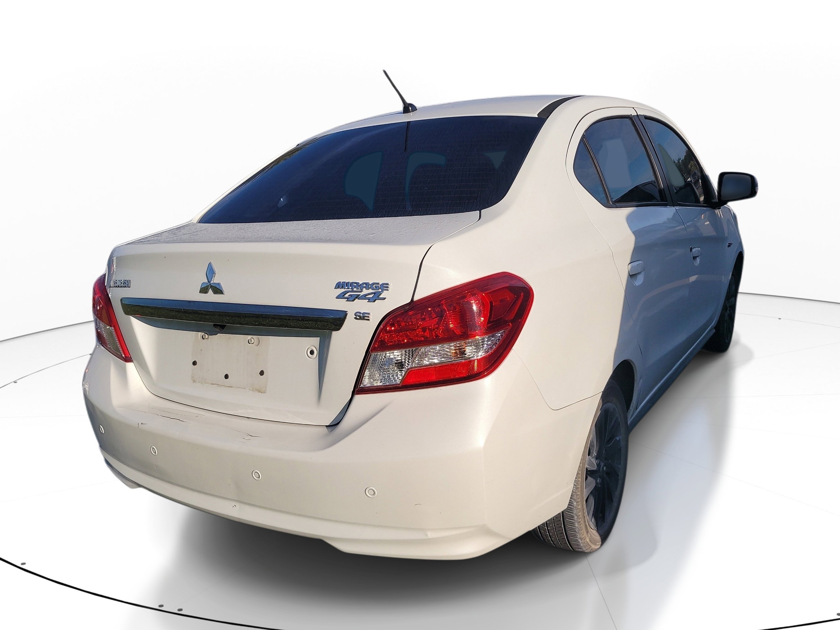 Used 2019  Mitsubishi SE image 4