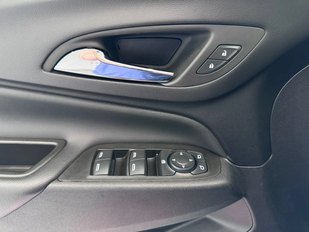 2024 Chevrolet Equinox LT - Photo 25