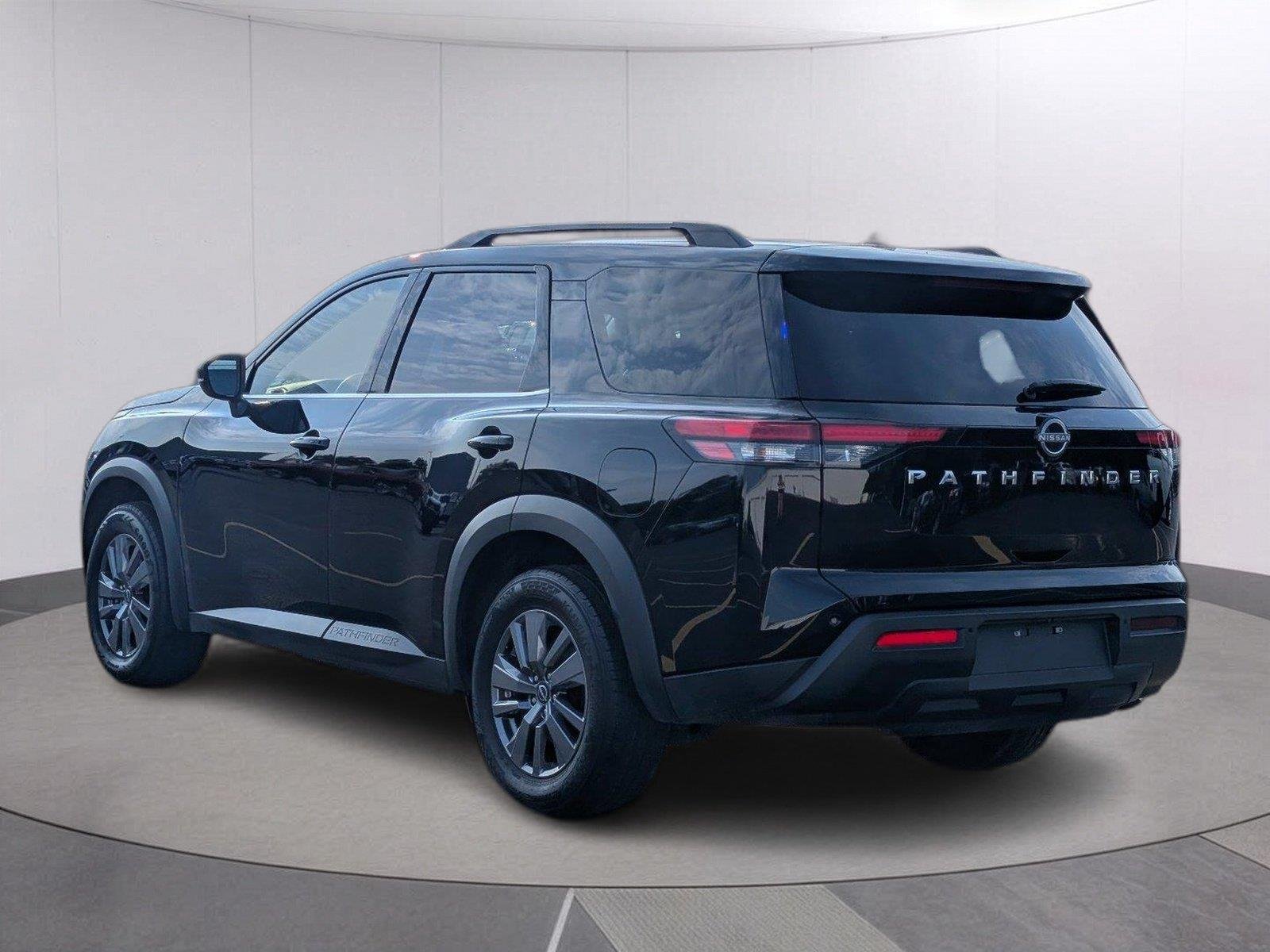 Used 2025 Super Black Nissan SV image 3