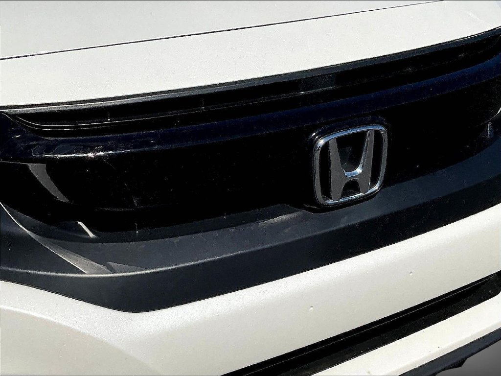 Used 2020 White Honda Touring image 32
