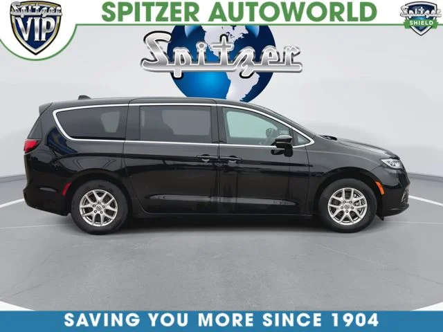 Used 2025 Black Chrysler Select image 10