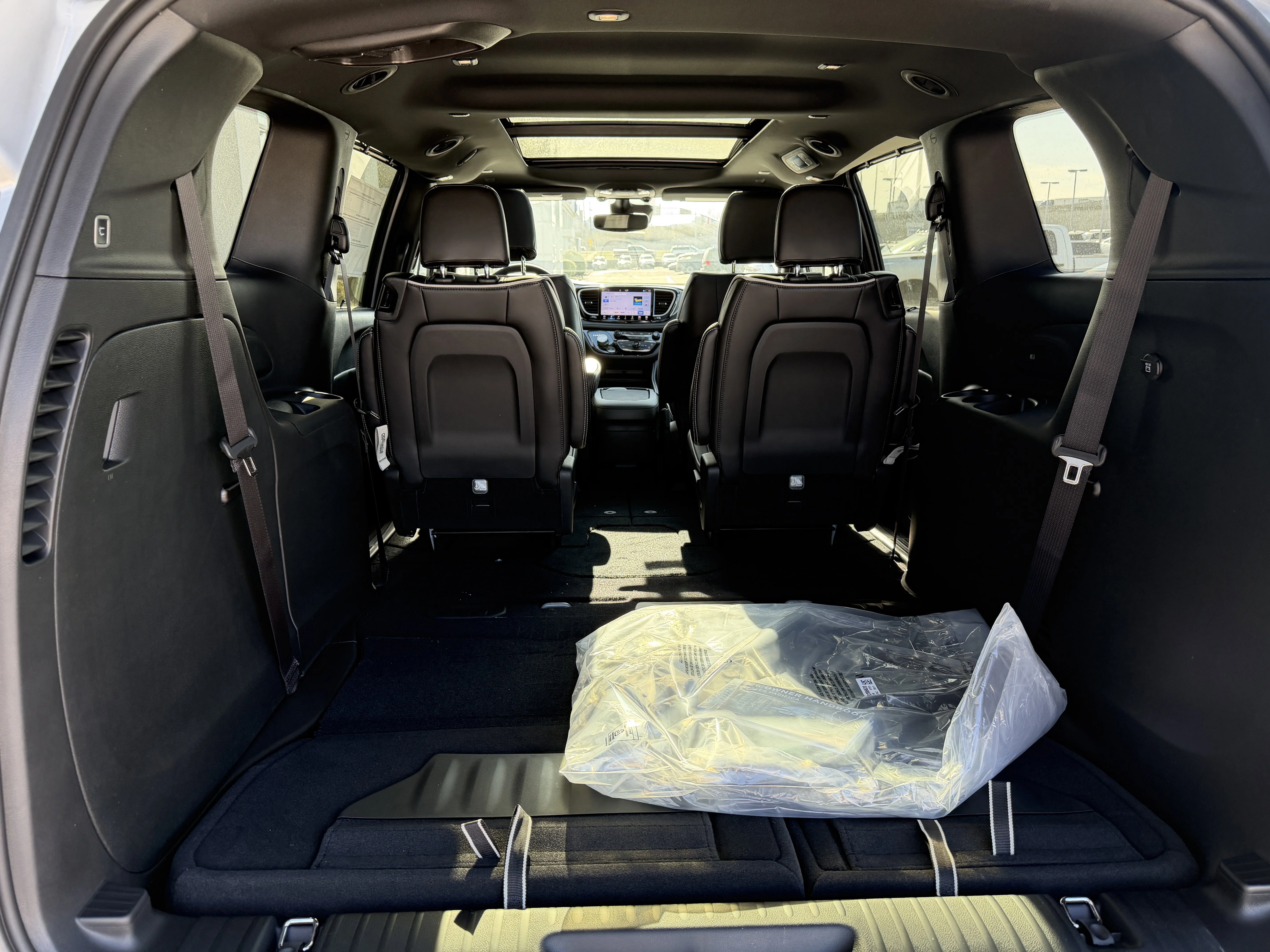 New 2026 Silver Mist Clear-Coat Exterior Paint Chrysler Limited image 11