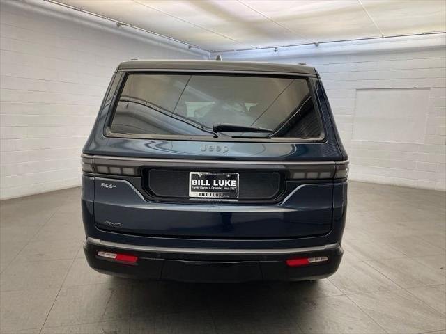 New 2026 Fathom Blue Pearl-Coat Exterior Paint Jeep Upland image 5