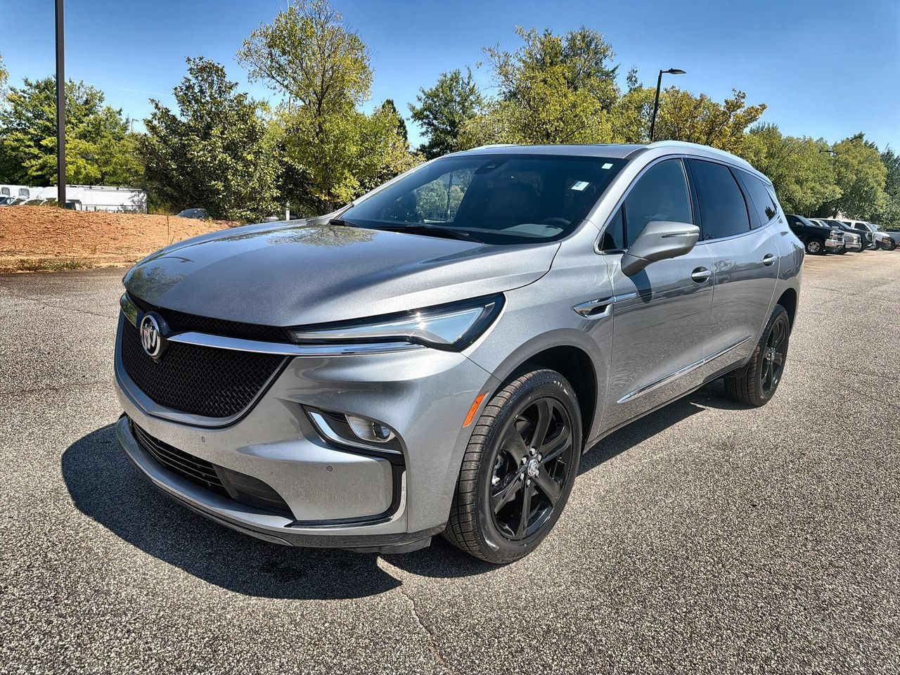 Used 2023 Includes Pitch Dark Night lower exterior accent color.) Buick Essence image 4