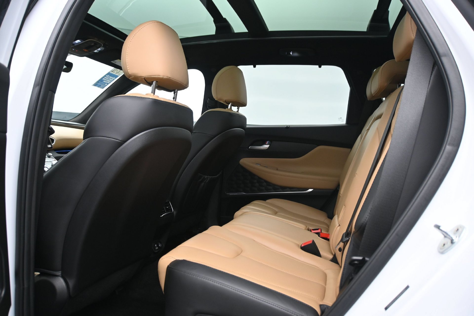 Used 2022 White Hyundai Calligraphy AWD image 17