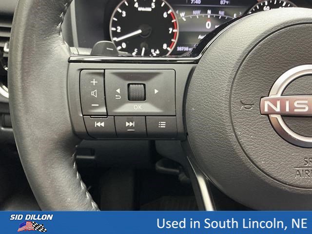 Used 2023 Super Black Nissan SL image 9