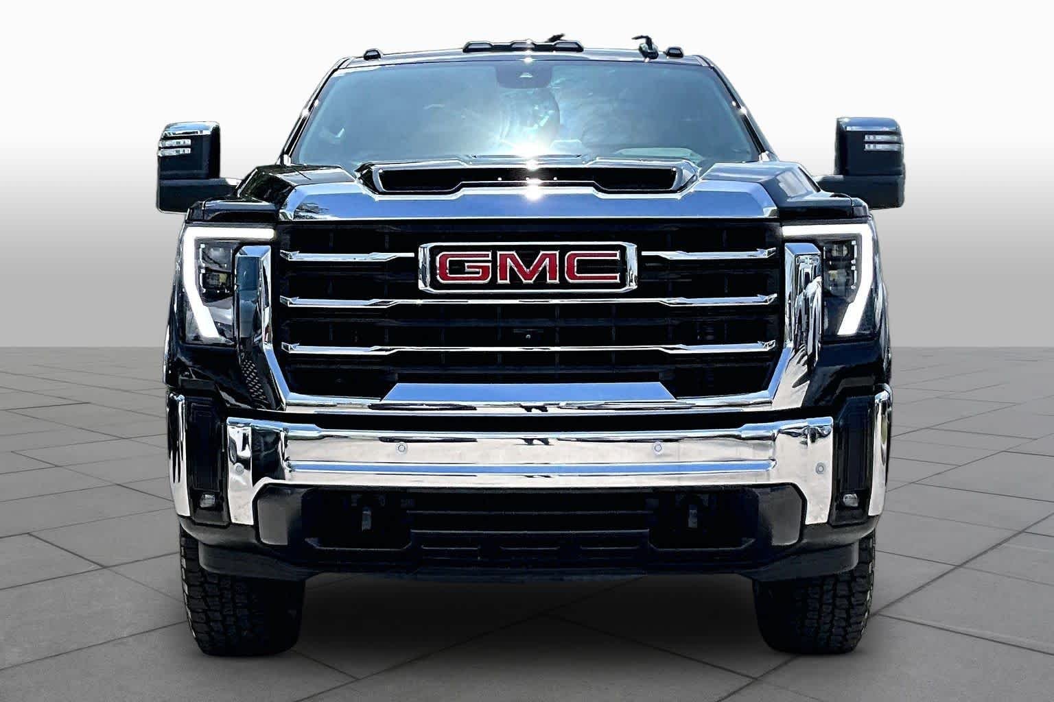 Used 2024 Onyx Black GMC SLT image 4