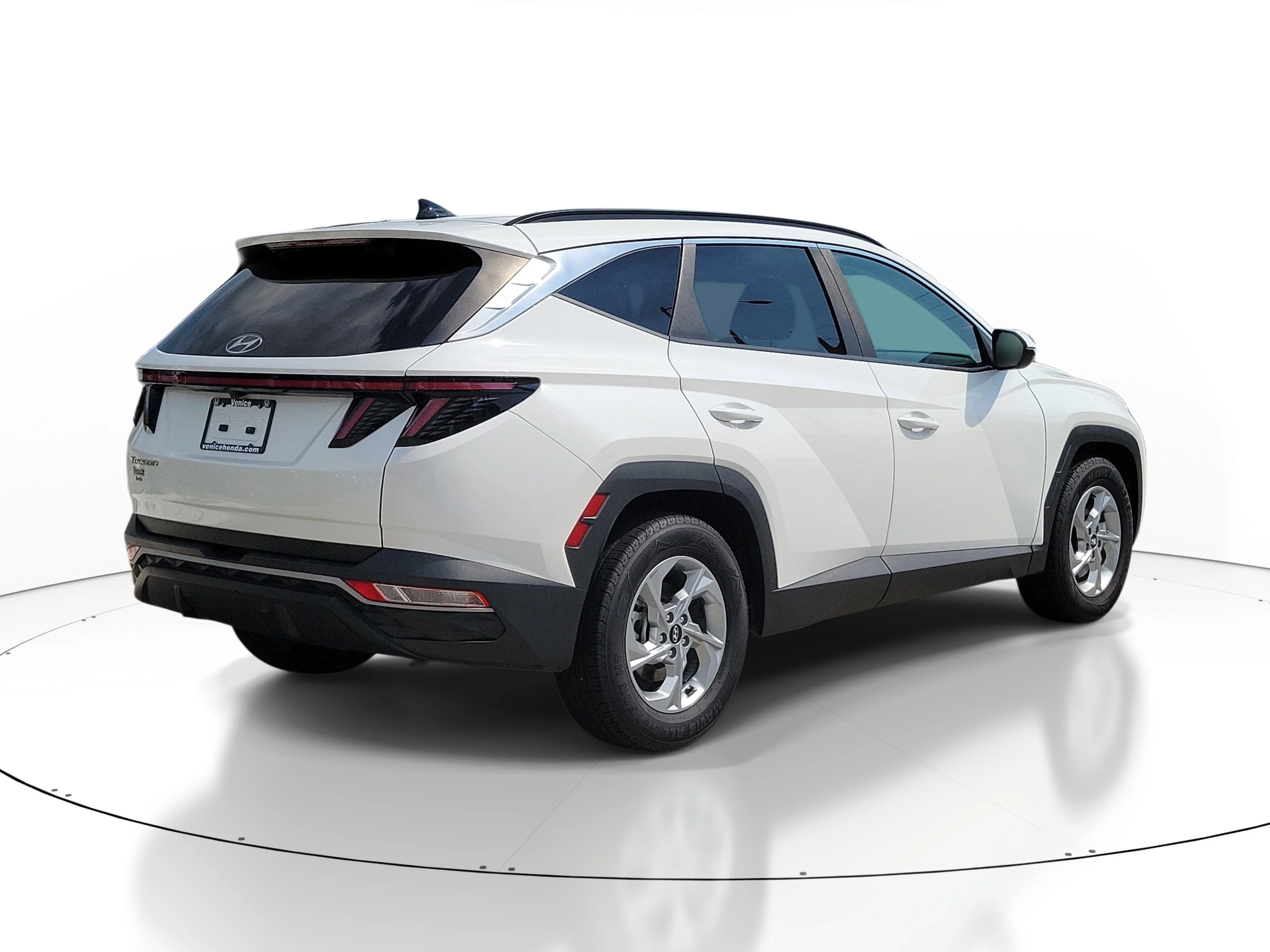 Used 2023 Serenity White Pearl Hyundai SEL image 4