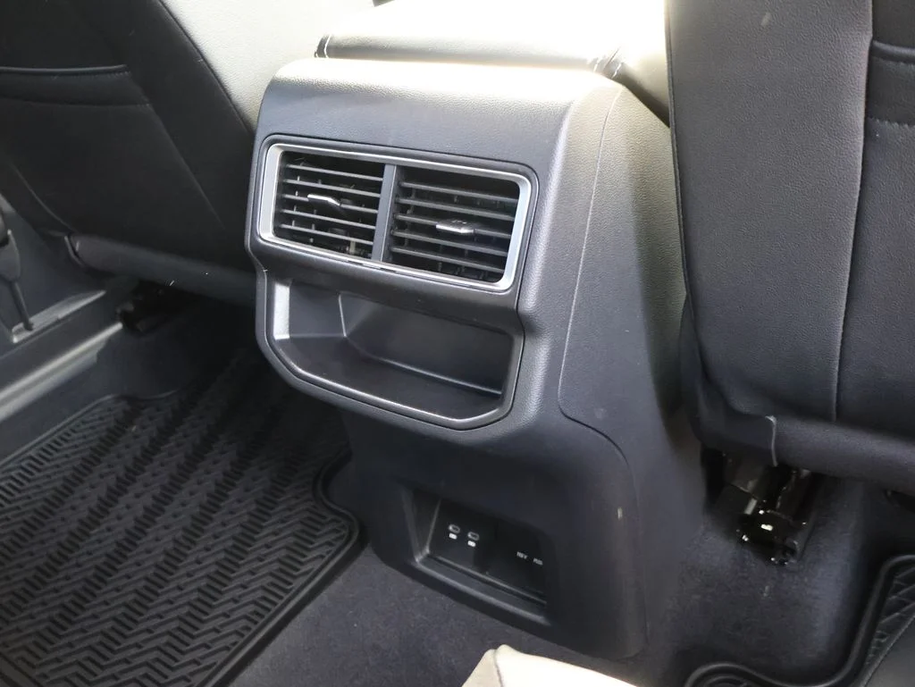 New 2026 White Volkswagen 2.0T SE w/Technology image 17