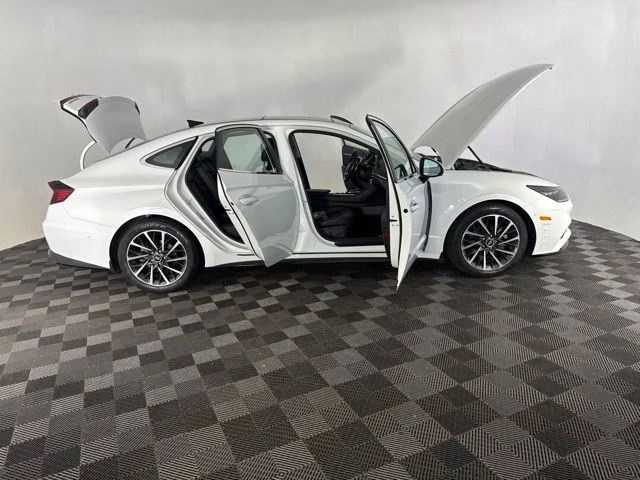 Used 2022 Gray Hyundai Limited image 13