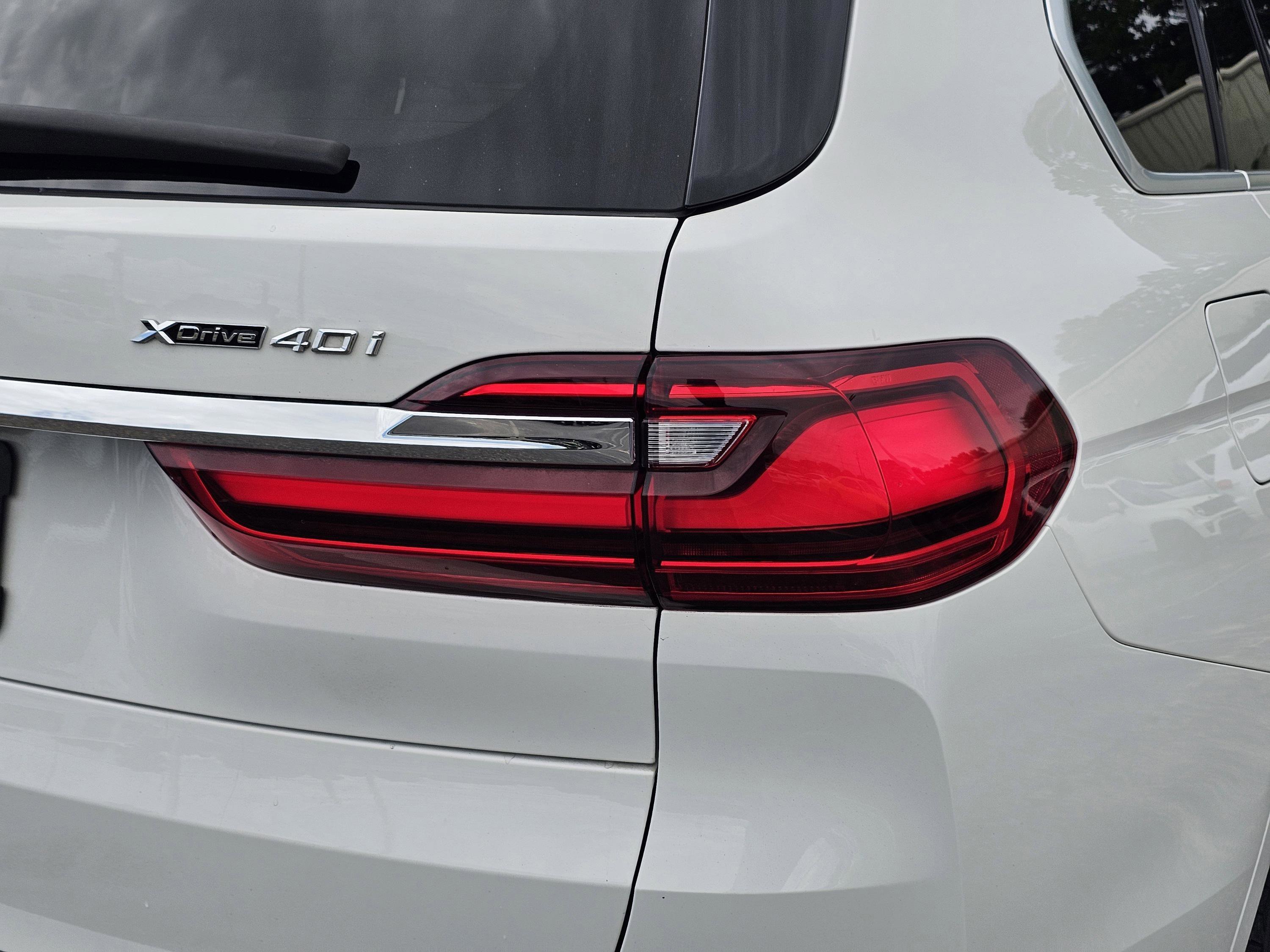 Used 2019 Alpine White BMW xDrive40i image 9