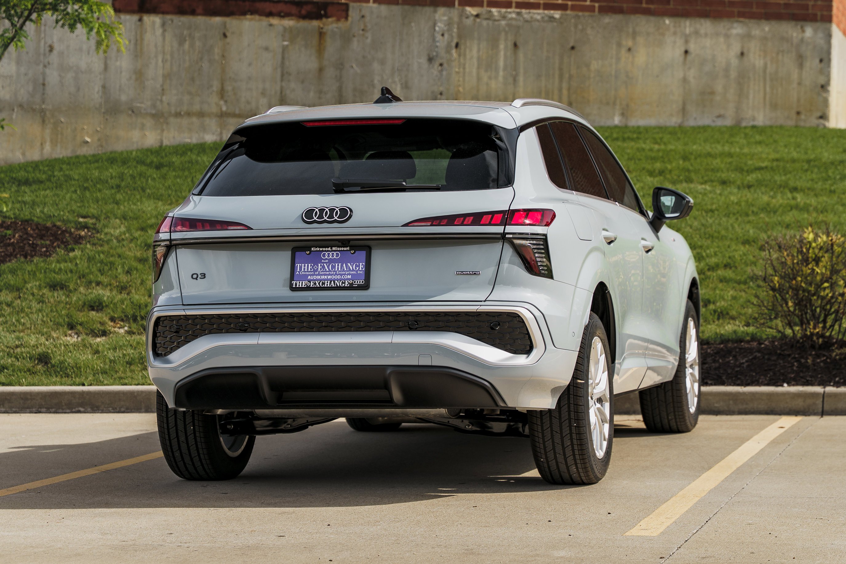 New 2026 Arrow Gray Pearl Effect Audi S line image 4
