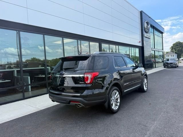 Used 2018 Black Ford XLT image 3