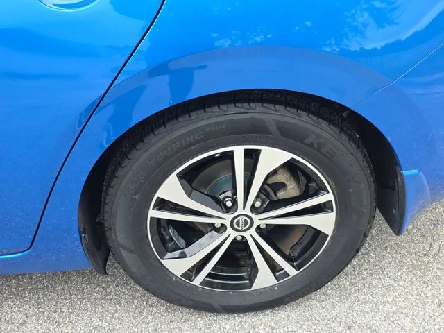 Used 2020 Blue Nissan SV image 33