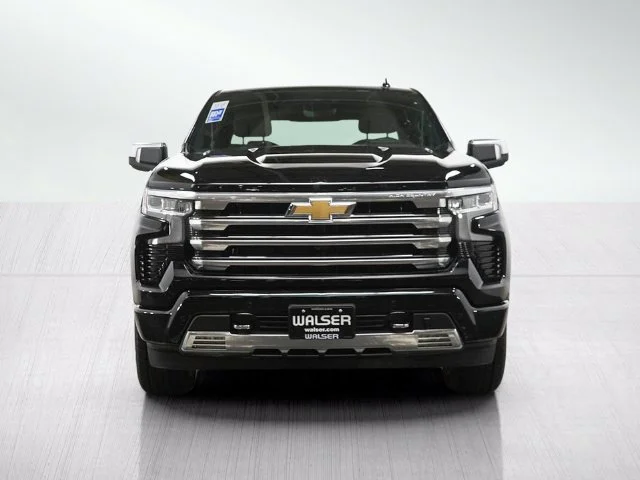 Used 2025 Black Chevrolet High Country image 8