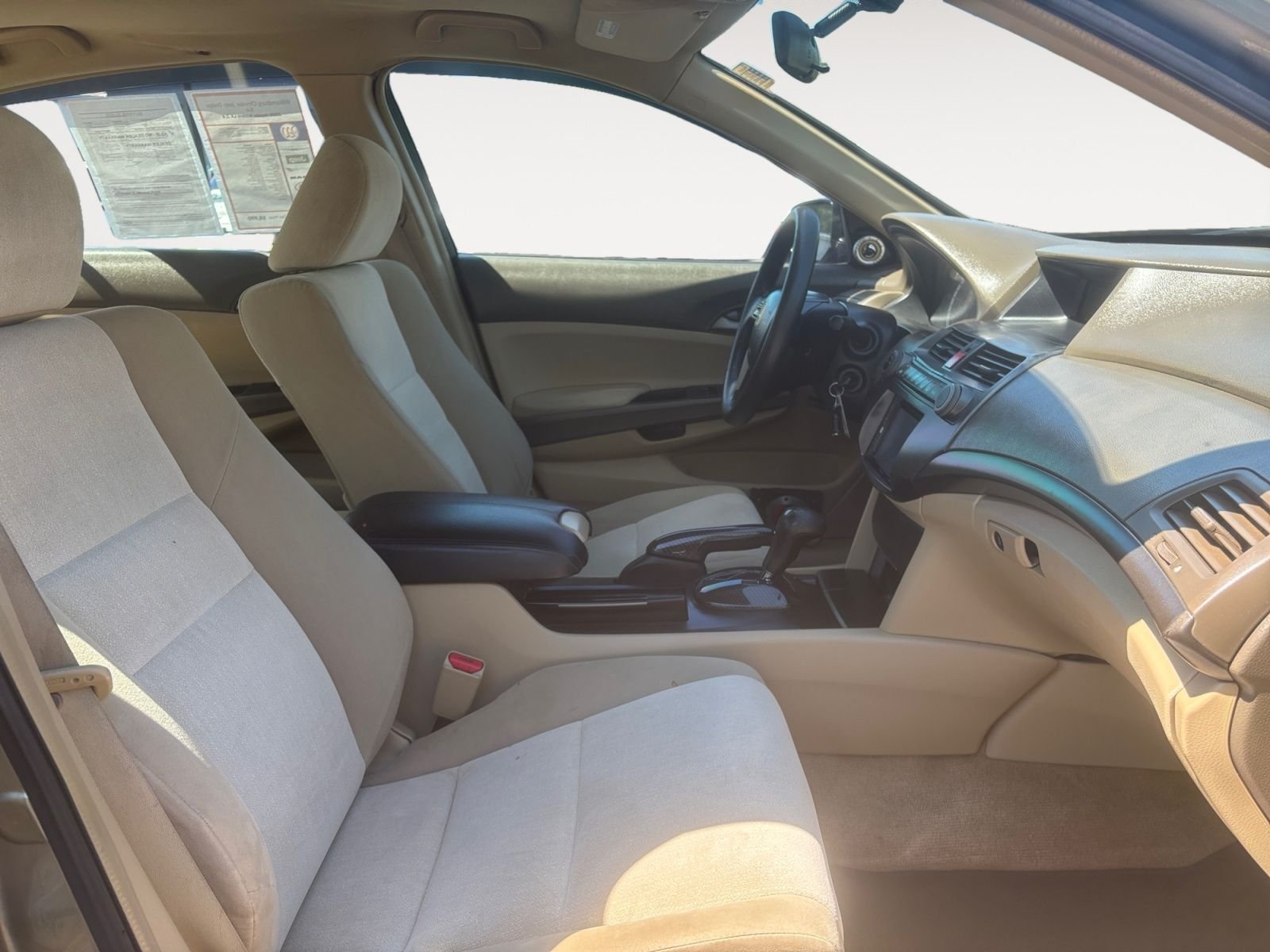 Used 2009 Gold Honda LX image 15