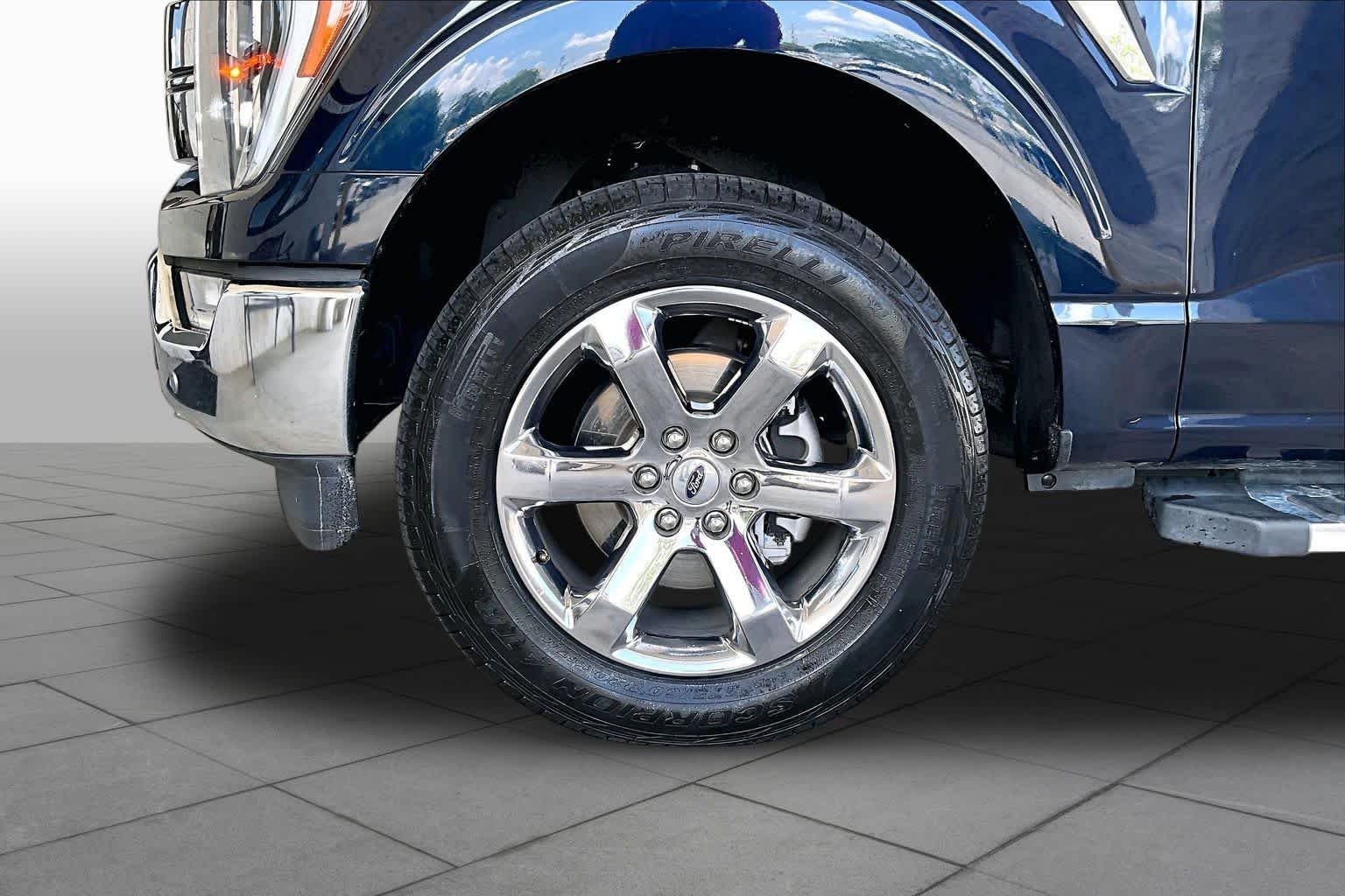 Used 2023 Antimatter Blue Ford LARIAT image 11