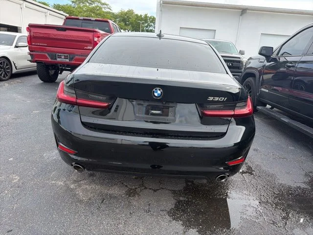 Used 2022 Black BMW 330i image 6