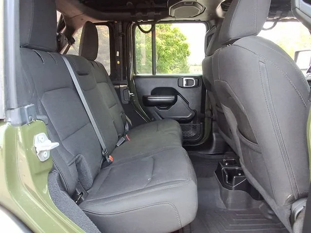 Used 2021 Green Jeep Sport Altitude 4x4 image 31