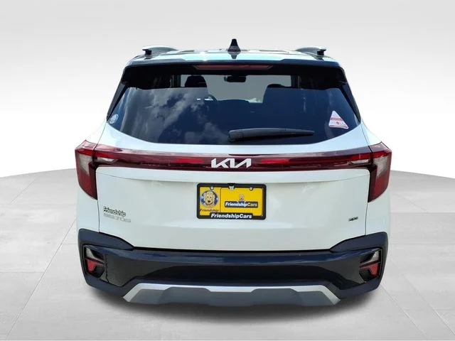 Used 2024 White Kia S image 7