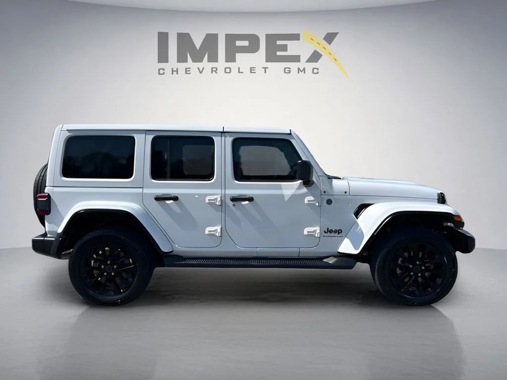 Used 2025 White Jeep Sahara image 6