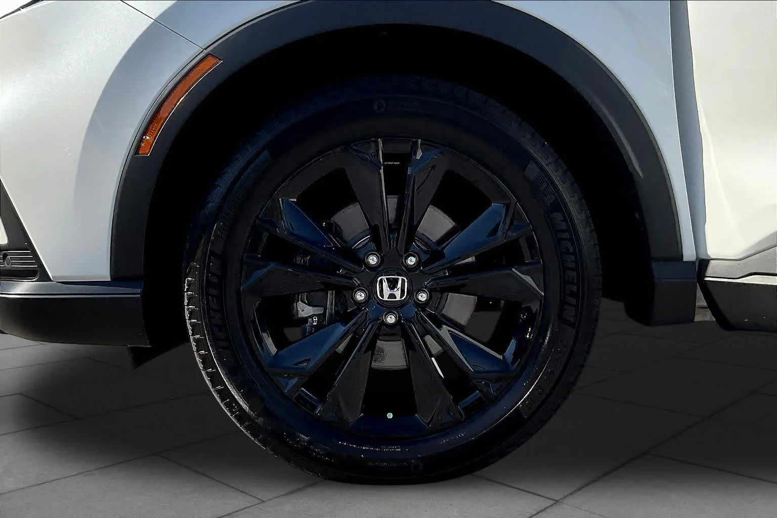Used 2024 Platinum White Pearl Honda Sport Touring image 11