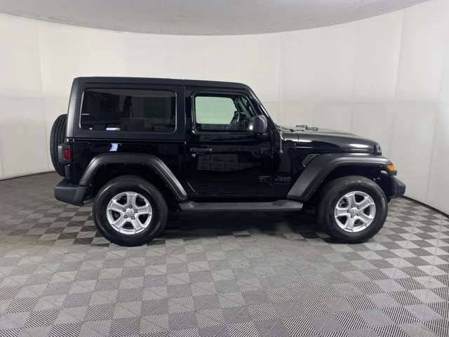 Used 2022 Black Jeep Sport S image 5