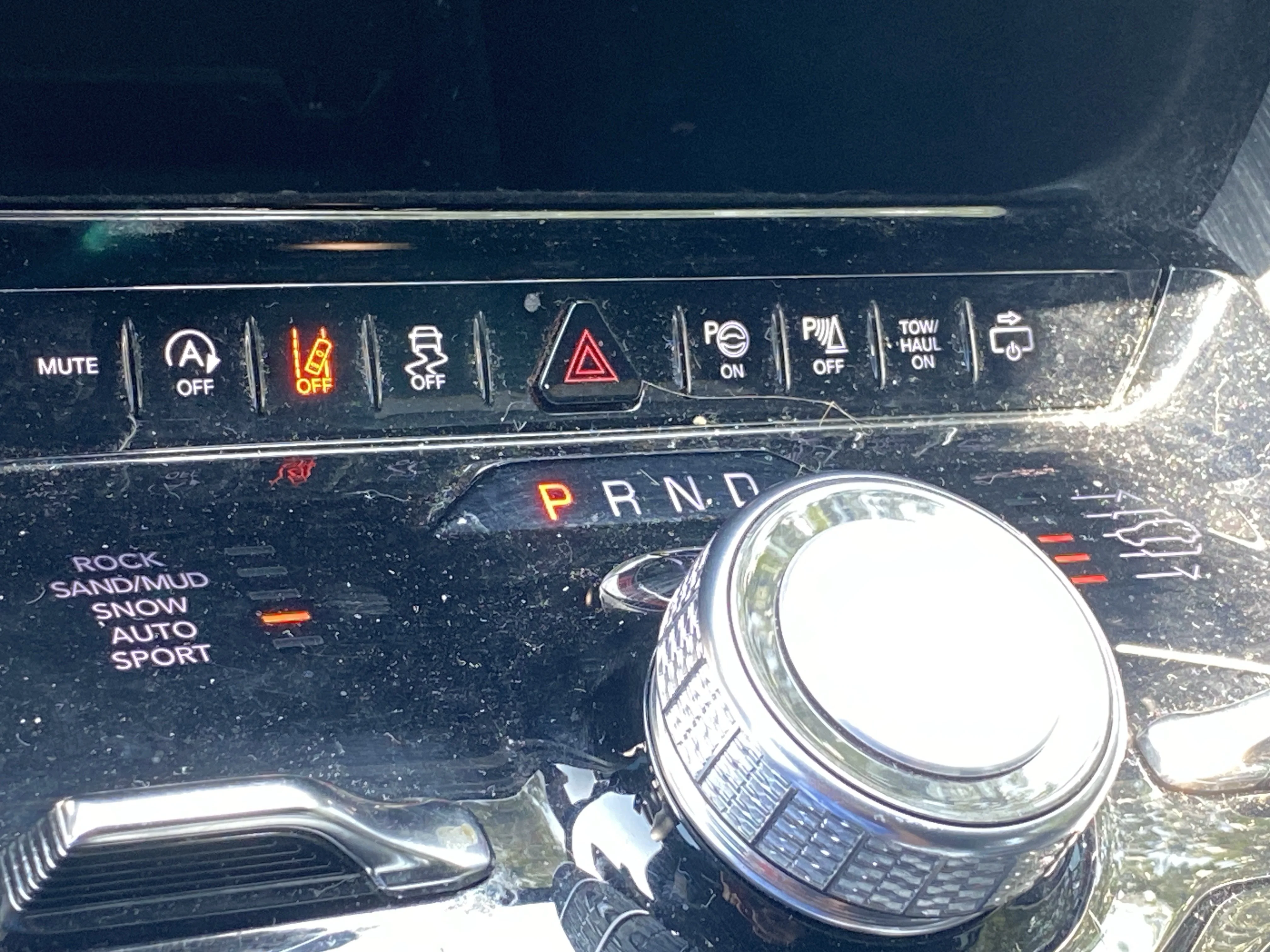 Used 2023 Diamond Black Crystal Pearlcoat Jeep Series III image 31