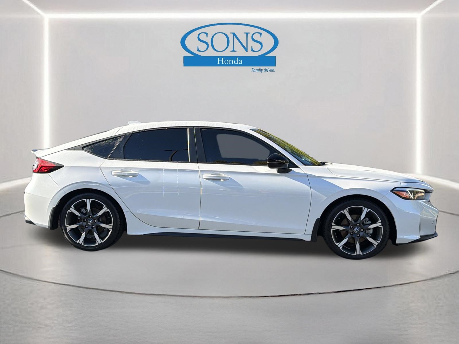 Certified Used 2025 Platinum White Pearl Honda Sport Touring Hybrid image 28