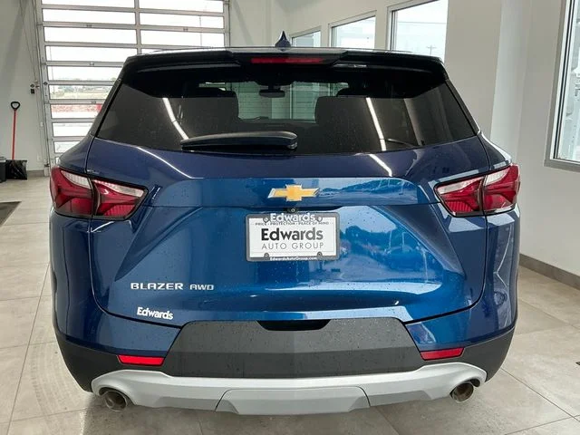 Used 2022 Blue Chevrolet LT image 6