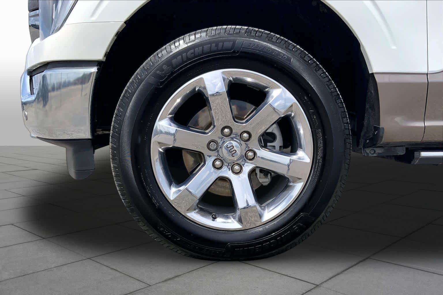 Used 2023 Star White Metallic Tri-Coat/Stone Gray Ford King Ranch image 11