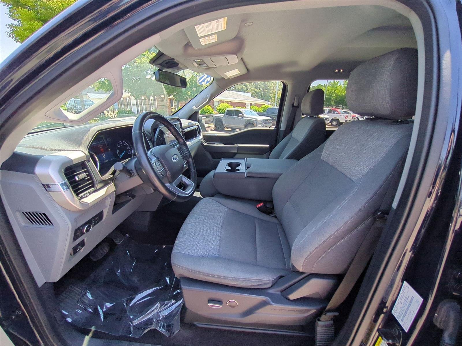 Used 2021 Antimatter Blue Ford XLT image 18