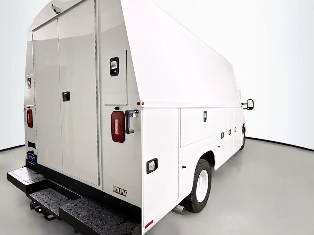New 2026 Oxford White Ford E-350 SRW image 7