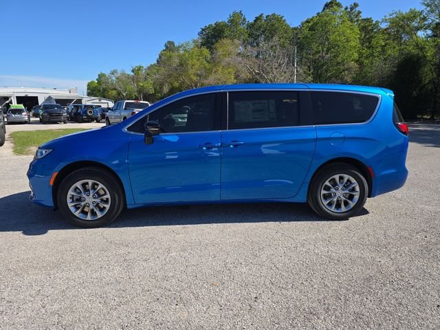 New 2026 Hydro Blue Pearl-Coat Exterior Paint Chrysler Limited image 6